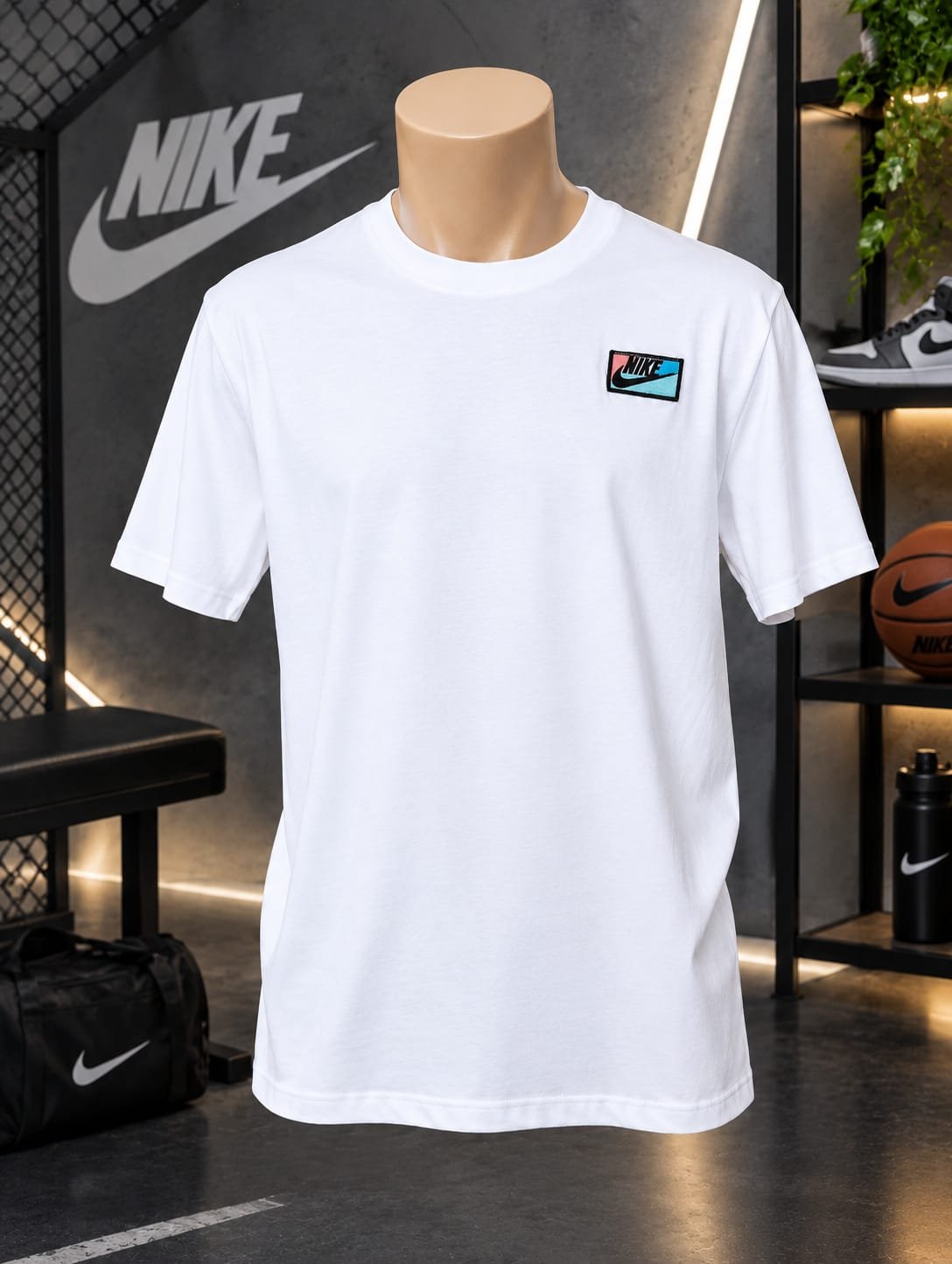 Nike тениска — бяло